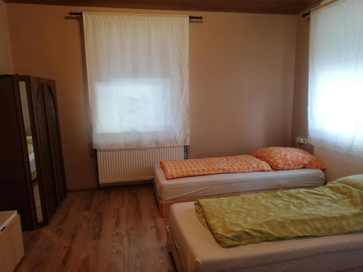 Pension Dingolshausen Bagian luar foto